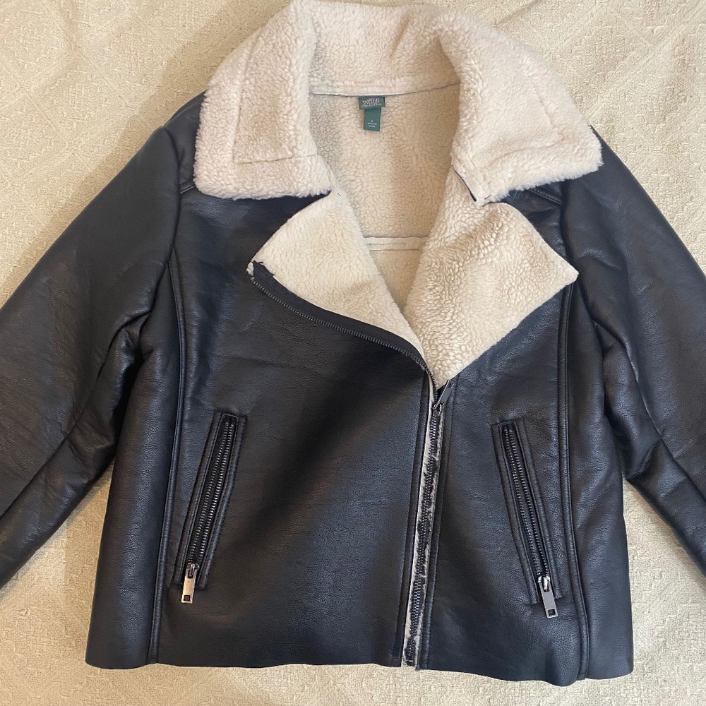 NWOT Women's/Juniors M/L Biker Core Cropped Faux Leather Faux Fur Jacket